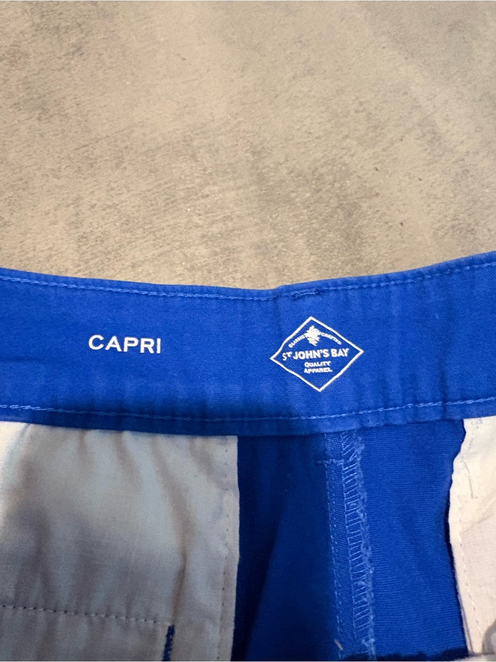 St.John’s Bay Capri Jeans 12P - Picture 8 of 9